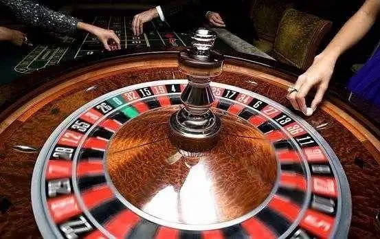 Tampilan permainan Bingo hoki888 dengan desain neon keren di perangkat mobile